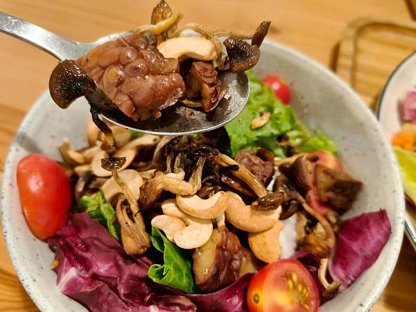 捷運大坪林站-新北日式蔬食餐廳食記-原粹蔬食作-好吃健康滿滿 捷運大坪林站-新北日式蔬食餐廳食記-原粹蔬食作-好吃健康滿滿