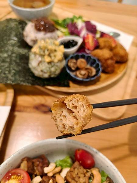 捷運大坪林站-新北日式蔬食餐廳食記-原粹蔬食作-好吃健康滿滿 捷運大坪林站-新北日式蔬食餐廳食記-原粹蔬食作-好吃健康滿滿
