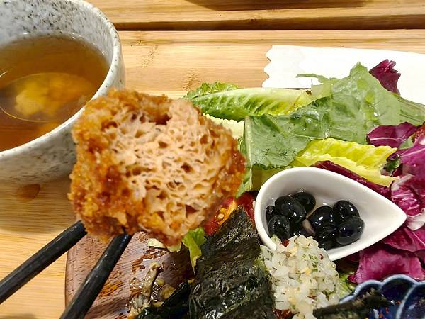 捷運大坪林站-新北日式蔬食餐廳食記-原粹蔬食作-好吃健康滿滿 捷運大坪林站-新北日式蔬食餐廳食記-原粹蔬食作-好吃健康滿滿