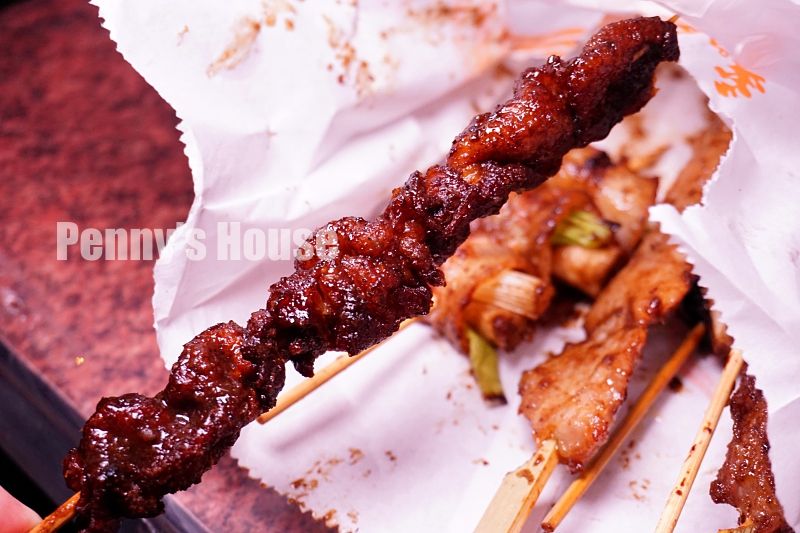 竹北宵夜 - 烤第一 燒烤/炸物攤，太便宜45元的炸雞排！首推蘿蔔糕和烤糯米腸超好吃～～自強南路宵夜（菜單）