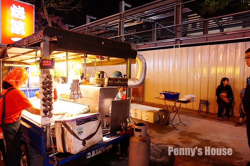 竹北宵夜 - 烤第一 燒烤/炸物攤，太便宜45元的炸雞排！首推蘿蔔糕和烤糯米腸超好吃～～自強南路宵夜（菜單）