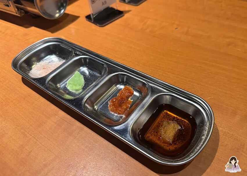 【台北韓式餐廳】娘子韓食市民店-桌邊專人服務烤肉，提供韓式小