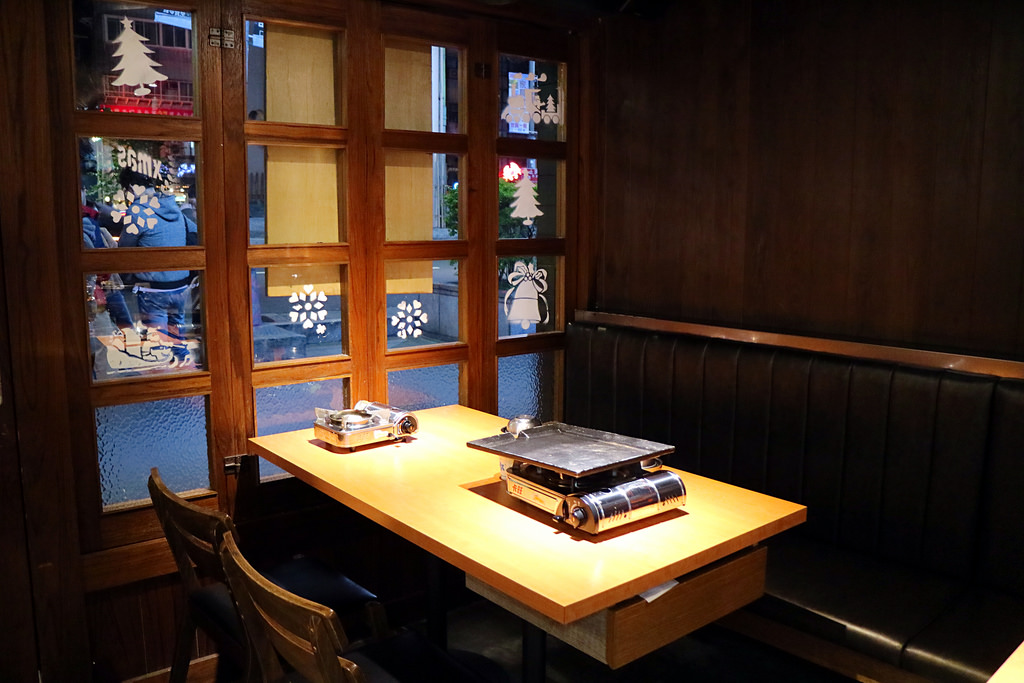 80485028-D474-4DE3-8831-BC5057E60F10