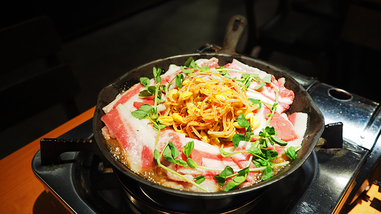 娘子韓食,東區韓式料理,市民大道韓式,我不是他媽媽,桌邊服務,韓式烤肉桌邊服務,燒肉桌邊服務,烤肉桌邊服務,東區美食,韓式年糕,市民大道燒烤