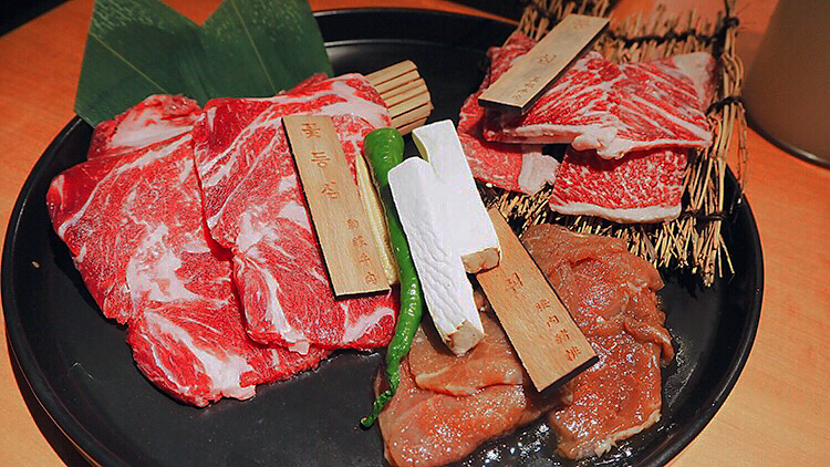 娘子韓食,東區韓式料理,市民大道韓式,我不是他媽媽,微風廣場餐廳,微風廣場美食,微風南山,微風南山餐廳,全牛拼盤,八色豬五花,娘子韓食菜單