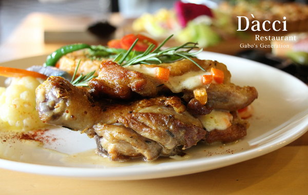 Dacci 打趣法式廚房：【台南】Dacci打趣法式廚房，絕美法式早午餐！硬脆鹹派＆甜點塔都好吃！