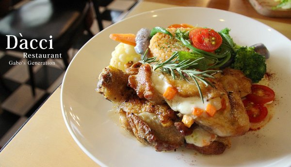 Dacci 打趣法式廚房：【台南】Dacci打趣法式廚房，絕美法式早午餐！硬脆鹹派＆甜點塔都好吃！