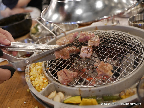 姜虎東678白丁烤肉:【食記】台中姜虎東678白丁韓國傳統烤肉台中店@北屯漢口幫美食廣場 : 世界第一BBQ?嗯,這裡的食材跟醬料都比在韓國首爾要好吃的多了…也比林佳龍有誠意喔! 姜虎東678白丁烤肉:【食記】台中姜虎東678白丁韓國傳統烤肉台中店@北屯漢口幫美食廣場 : 世界第一BBQ?嗯,這裡的食材跟醬料都比在韓國首爾要好吃的多了…也比林佳龍有誠意喔!