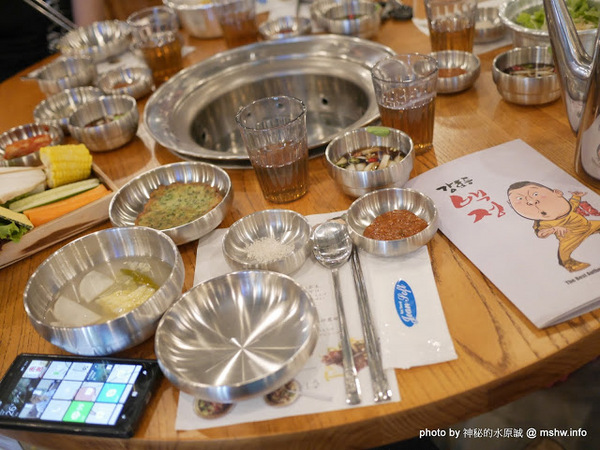 姜虎東678白丁烤肉:【食記】台中姜虎東678白丁韓國傳統烤肉台中店@北屯漢口幫美食廣場 : 世界第一BBQ?嗯,這裡的食材跟醬料都比在韓國首爾要好吃的多了…也比林佳龍有誠意喔! 姜虎東678白丁烤肉:【食記】台中姜虎東678白丁韓國傳統烤肉台中店@北屯漢口幫美食廣場 : 世界第一BBQ?嗯,這裡的食材跟醬料都比在韓國首爾要好吃的多了…也比林佳龍有誠意喔!