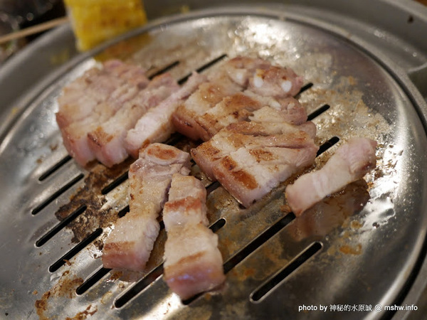 姜虎東678白丁烤肉:【食記】台中姜虎東678白丁韓國傳統烤肉台中店@北屯漢口幫美食廣場 : 世界第一BBQ?嗯,這裡的食材跟醬料都比在韓國首爾要好吃的多了…也比林佳龍有誠意喔! 姜虎東678白丁烤肉:【食記】台中姜虎東678白丁韓國傳統烤肉台中店@北屯漢口幫美食廣場 : 世界第一BBQ?嗯,這裡的食材跟醬料都比在韓國首爾要好吃的多了…也比林佳龍有誠意喔!