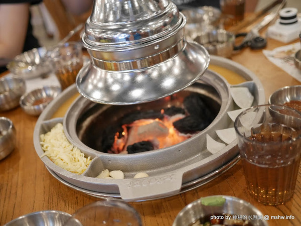 姜虎東678白丁烤肉:【食記】台中姜虎東678白丁韓國傳統烤肉台中店@北屯漢口幫美食廣場 : 世界第一BBQ?嗯,這裡的食材跟醬料都比在韓國首爾要好吃的多了…也比林佳龍有誠意喔! 姜虎東678白丁烤肉:【食記】台中姜虎東678白丁韓國傳統烤肉台中店@北屯漢口幫美食廣場 : 世界第一BBQ?嗯,這裡的食材跟醬料都比在韓國首爾要好吃的多了…也比林佳龍有誠意喔!