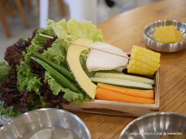 姜虎東678白丁烤肉:【食記】台中姜虎東678白丁韓國傳統烤肉台中店@北屯漢口幫美食廣場 : 世界第一BBQ?嗯,這裡的食材跟醬料都比在韓國首爾要好吃的多了…也比林佳龍有誠意喔! 姜虎東678白丁烤肉:【食記】台中姜虎東678白丁韓國傳統烤肉台中店@北屯漢口幫美食廣場 : 世界第一BBQ?嗯,這裡的食材跟醬料都比在韓國首爾要好吃的多了…也比林佳龍有誠意喔!