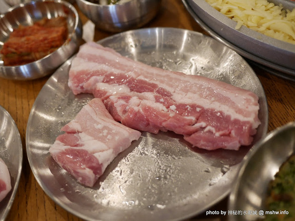 姜虎東678白丁烤肉:【食記】台中姜虎東678白丁韓國傳統烤肉台中店@北屯漢口幫美食廣場 : 世界第一BBQ?嗯,這裡的食材跟醬料都比在韓國首爾要好吃的多了…也比林佳龍有誠意喔! 姜虎東678白丁烤肉:【食記】台中姜虎東678白丁韓國傳統烤肉台中店@北屯漢口幫美食廣場 : 世界第一BBQ?嗯,這裡的食材跟醬料都比在韓國首爾要好吃的多了…也比林佳龍有誠意喔!