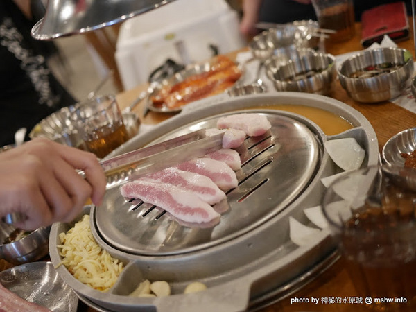 姜虎東678白丁烤肉:【食記】台中姜虎東678白丁韓國傳統烤肉台中店@北屯漢口幫美食廣場 : 世界第一BBQ?嗯,這裡的食材跟醬料都比在韓國首爾要好吃的多了…也比林佳龍有誠意喔! 姜虎東678白丁烤肉:【食記】台中姜虎東678白丁韓國傳統烤肉台中店@北屯漢口幫美食廣場 : 世界第一BBQ?嗯,這裡的食材跟醬料都比在韓國首爾要好吃的多了…也比林佳龍有誠意喔!