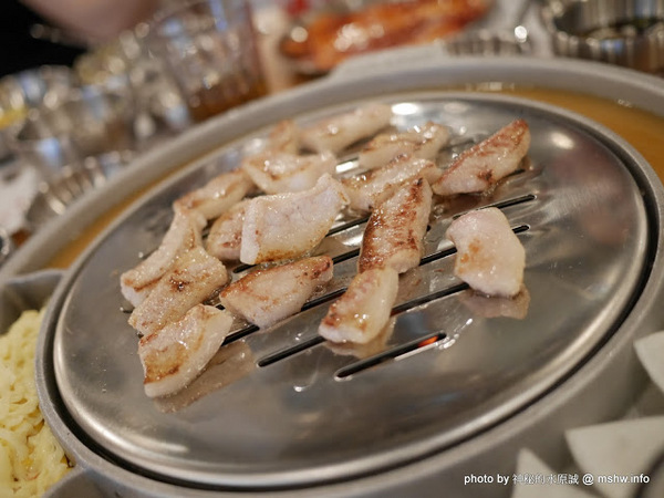 姜虎東678白丁烤肉:【食記】台中姜虎東678白丁韓國傳統烤肉台中店@北屯漢口幫美食廣場 : 世界第一BBQ?嗯,這裡的食材跟醬料都比在韓國首爾要好吃的多了…也比林佳龍有誠意喔! 姜虎東678白丁烤肉:【食記】台中姜虎東678白丁韓國傳統烤肉台中店@北屯漢口幫美食廣場 : 世界第一BBQ?嗯,這裡的食材跟醬料都比在韓國首爾要好吃的多了…也比林佳龍有誠意喔!