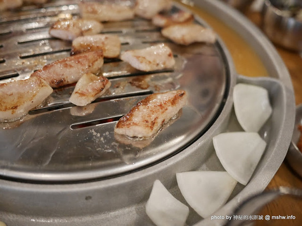 姜虎東678白丁烤肉:【食記】台中姜虎東678白丁韓國傳統烤肉台中店@北屯漢口幫美食廣場 : 世界第一BBQ?嗯,這裡的食材跟醬料都比在韓國首爾要好吃的多了…也比林佳龍有誠意喔! 姜虎東678白丁烤肉:【食記】台中姜虎東678白丁韓國傳統烤肉台中店@北屯漢口幫美食廣場 : 世界第一BBQ?嗯,這裡的食材跟醬料都比在韓國首爾要好吃的多了…也比林佳龍有誠意喔!