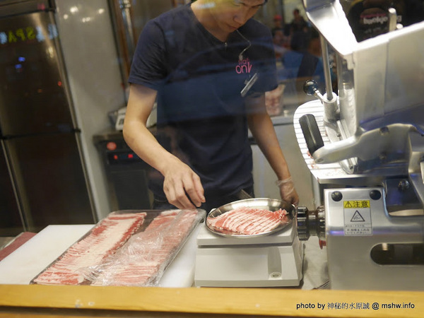 姜虎東678白丁烤肉:【食記】台中姜虎東678白丁韓國傳統烤肉台中店@北屯漢口幫美食廣場 : 世界第一BBQ?嗯,這裡的食材跟醬料都比在韓國首爾要好吃的多了…也比林佳龍有誠意喔! 姜虎東678白丁烤肉:【食記】台中姜虎東678白丁韓國傳統烤肉台中店@北屯漢口幫美食廣場 : 世界第一BBQ?嗯,這裡的食材跟醬料都比在韓國首爾要好吃的多了…也比林佳龍有誠意喔!