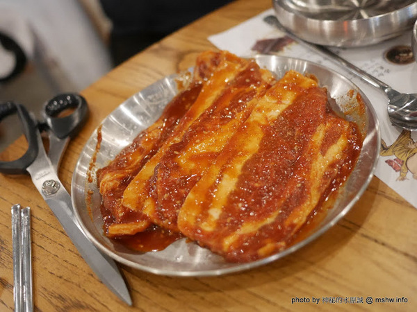 姜虎東678白丁烤肉:【食記】台中姜虎東678白丁韓國傳統烤肉台中店@北屯漢口幫美食廣場 : 世界第一BBQ?嗯,這裡的食材跟醬料都比在韓國首爾要好吃的多了…也比林佳龍有誠意喔! 姜虎東678白丁烤肉:【食記】台中姜虎東678白丁韓國傳統烤肉台中店@北屯漢口幫美食廣場 : 世界第一BBQ?嗯,這裡的食材跟醬料都比在韓國首爾要好吃的多了…也比林佳龍有誠意喔!