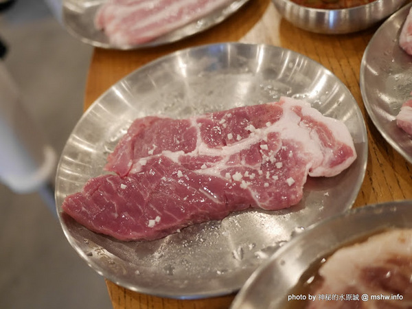 姜虎東678白丁烤肉:【食記】台中姜虎東678白丁韓國傳統烤肉台中店@北屯漢口幫美食廣場 : 世界第一BBQ?嗯,這裡的食材跟醬料都比在韓國首爾要好吃的多了…也比林佳龍有誠意喔! 姜虎東678白丁烤肉:【食記】台中姜虎東678白丁韓國傳統烤肉台中店@北屯漢口幫美食廣場 : 世界第一BBQ?嗯,這裡的食材跟醬料都比在韓國首爾要好吃的多了…也比林佳龍有誠意喔!