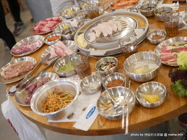 姜虎東678白丁烤肉:【食記】台中姜虎東678白丁韓國傳統烤肉台中店@北屯漢口幫美食廣場 : 世界第一BBQ?嗯,這裡的食材跟醬料都比在韓國首爾要好吃的多了…也比林佳龍有誠意喔! 姜虎東678白丁烤肉:【食記】台中姜虎東678白丁韓國傳統烤肉台中店@北屯漢口幫美食廣場 : 世界第一BBQ?嗯,這裡的食材跟醬料都比在韓國首爾要好吃的多了…也比林佳龍有誠意喔!