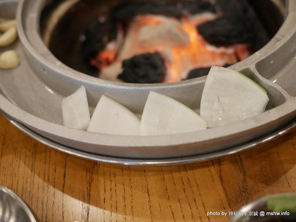 姜虎東678白丁烤肉:【食記】台中姜虎東678白丁韓國傳統烤肉台中店@北屯漢口幫美食廣場 : 世界第一BBQ?嗯,這裡的食材跟醬料都比在韓國首爾要好吃的多了…也比林佳龍有誠意喔! 姜虎東678白丁烤肉:【食記】台中姜虎東678白丁韓國傳統烤肉台中店@北屯漢口幫美食廣場 : 世界第一BBQ?嗯,這裡的食材跟醬料都比在韓國首爾要好吃的多了…也比林佳龍有誠意喔!