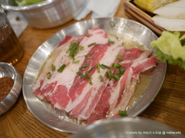 姜虎東678白丁烤肉:【食記】台中姜虎東678白丁韓國傳統烤肉台中店@北屯漢口幫美食廣場 : 世界第一BBQ?嗯,這裡的食材跟醬料都比在韓國首爾要好吃的多了…也比林佳龍有誠意喔! 姜虎東678白丁烤肉:【食記】台中姜虎東678白丁韓國傳統烤肉台中店@北屯漢口幫美食廣場 : 世界第一BBQ?嗯,這裡的食材跟醬料都比在韓國首爾要好吃的多了…也比林佳龍有誠意喔!