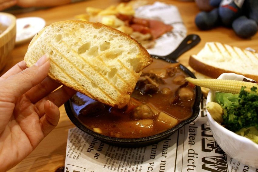 【桃園 放慢腳步】工業風咖啡館提供親子友善環境。醬料.甜點.吐司麵包全堅持手作!! - 艾瑪▪ 享受吃喝玩樂札記