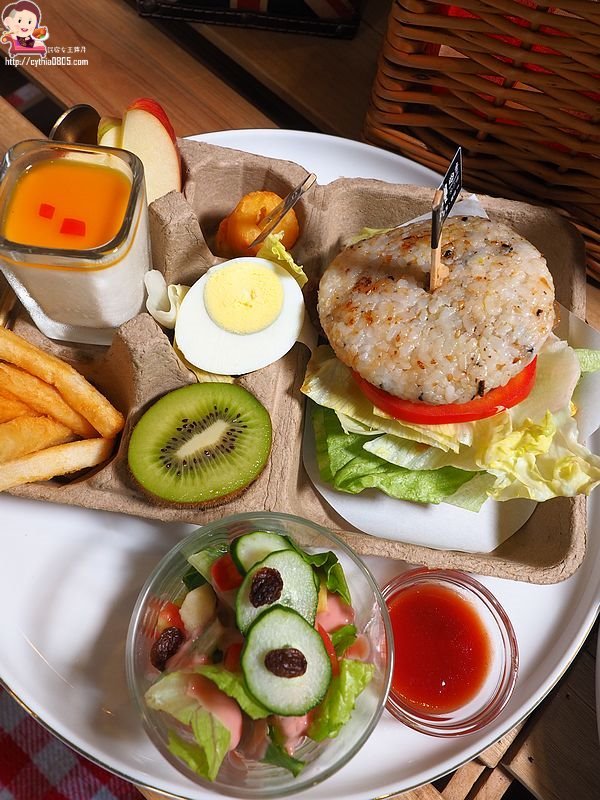 桃園同安街美食-放慢腳步-不能出外踏青的時候，就來這裡野餐吧!!餐點非常好吃呢~  (邀約) @民宿女王芽月-美食.旅遊.全台趴趴走