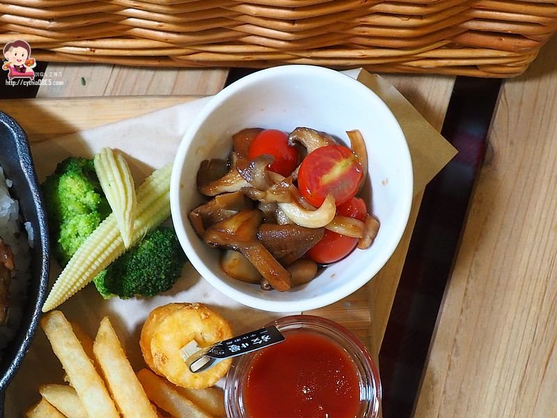 桃園同安街美食-放慢腳步-不能出外踏青的時候，就來這裡野餐吧!!餐點非常好吃呢~  (邀約) @民宿女王芽月-美食.旅遊.全台趴趴走