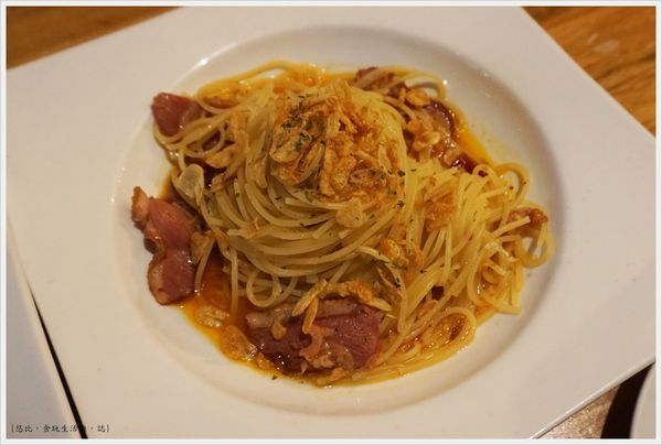 台中薄多義-83-燻嫩鴨胸蒜辣麵.JPG