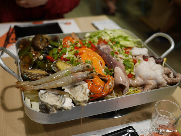 OMAYA春川炒雞(台中公益店)：【食記】台中OMAYA春川炒雞-台中公益店@西區公益公園 : 數大就是美？!沒有乳溝起司的釜山巨無霸海鮮盆