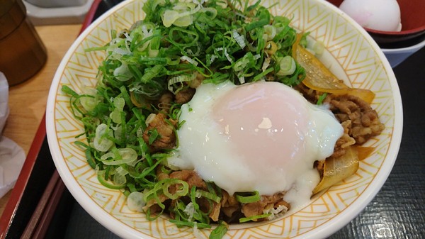 すき家 SUKIYA(站前店)：台北~すき家 SUKIYA 牛丼~日本連鎖店的NO.1~小資族的平價料理~值得推薦~