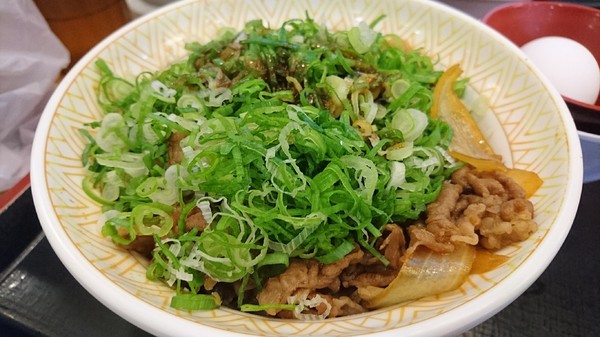 すき家 SUKIYA(站前店)：台北~すき家 SUKIYA 牛丼~日本連鎖店的NO.1~小資族的平價料理~值得推薦~