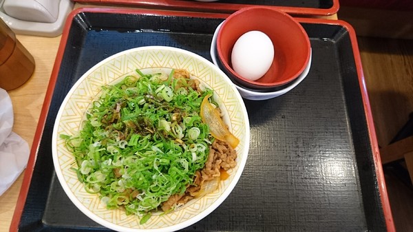 すき家 SUKIYA(站前店)：台北~すき家 SUKIYA 牛丼~日本連鎖店的NO.1~小資族的平價料理~值得推薦~