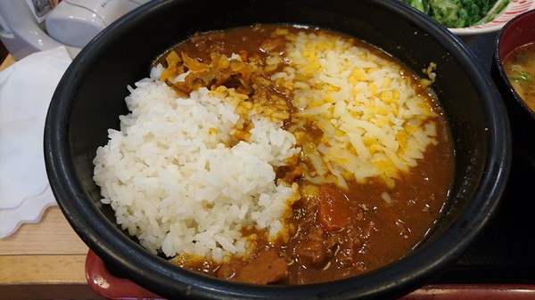すき家 SUKIYA(站前店)：台北~すき家 SUKIYA 牛丼~日本連鎖店的NO.1~小資族的平價料理~值得推薦~