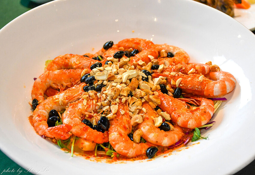 在地經營超過十年的林口台菜餐廳，京醬肉絲夾燒餅、拔絲地瓜一定要點