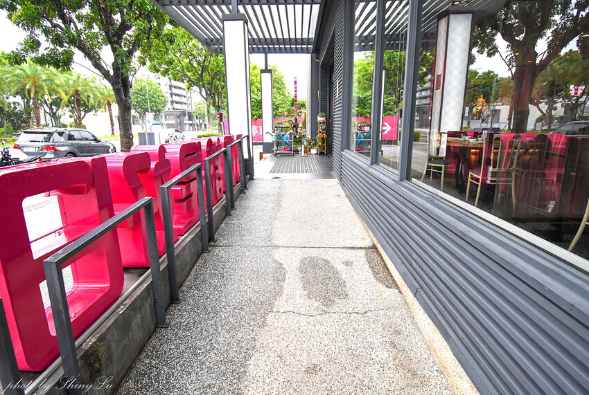 在地經營超過十年的林口台菜餐廳，京醬肉絲夾燒餅、拔絲地瓜一定要點