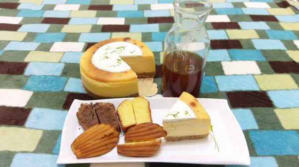 10 Square Cafe:10 Square Cafe-想來個悠閒下午茶或是品嘗手工甜點嗎? 現在也能藉由宅配蛋糕、常溫禮盒 輕鬆取得