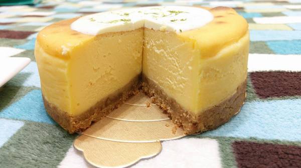 10 Square Cafe:10 Square Cafe-想來個悠閒下午茶或是品嘗手工甜點嗎? 現在也能藉由宅配蛋糕、常溫禮盒 輕鬆取得