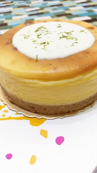 10 Square Cafe:10 Square Cafe-想來個悠閒下午茶或是品嘗手工甜點嗎? 現在也能藉由宅配蛋糕、常溫禮盒 輕鬆取得