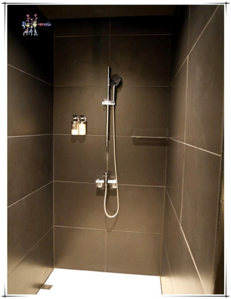 老爺行旅,台南住宿,黑板,虹牌油漆主題房,虹牌油漆,台南旅遊