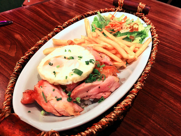 ［信義區 捷運市政府站]Mokuola夏威夷日式鬆餅 夏威夷熱帶風味鬆餅 鹽味醬雞肉組合