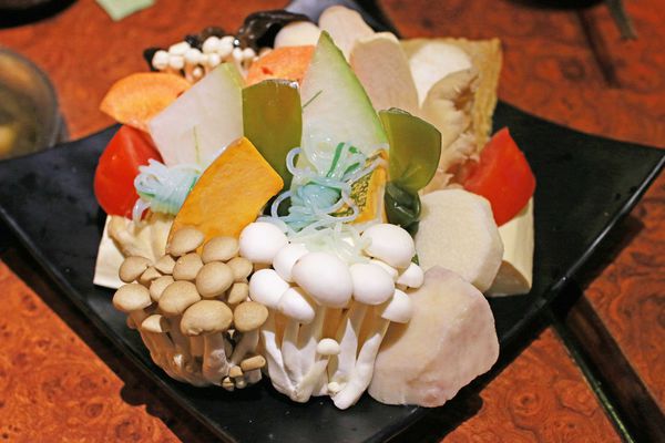 【新店餐廳】六六六小火鍋-堅持熬煮的獨特自製香菇湯頭