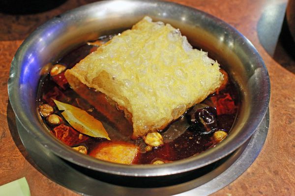 【新店餐廳】六六六小火鍋-堅持熬煮的獨特自製香菇湯頭