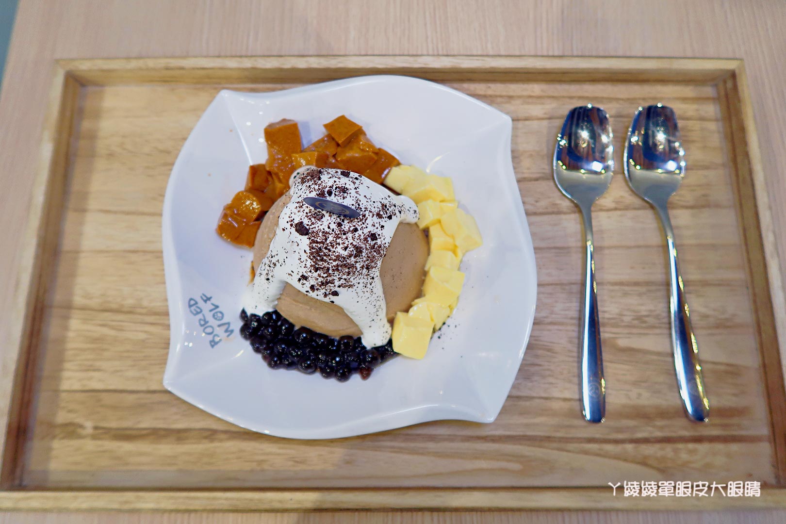 台南市中西區美食|神農街冰品推薦!無聊郎Bored Wolf,非吃不可的超人氣雪貝冰跟會爆漿的流心吐司磚