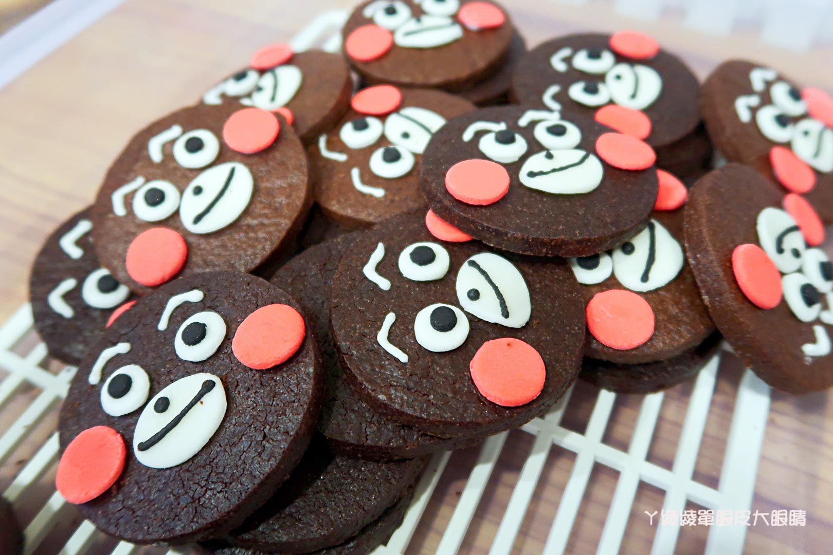 台南市中西區美食|神農街冰品推薦!無聊郎Bored Wolf,非吃不可的超人氣雪貝冰跟會爆漿的流心吐司磚