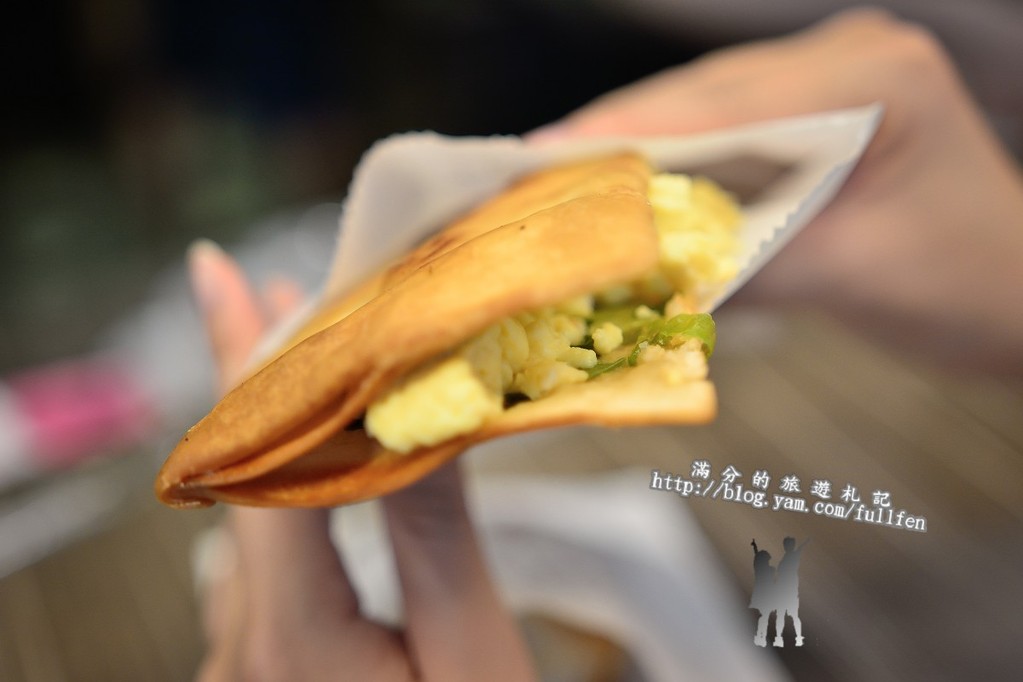 【台北食記】士林夜市美食。舊漫窯烤蔥油餅。蘿蔔絲餅。食尚玩家推薦