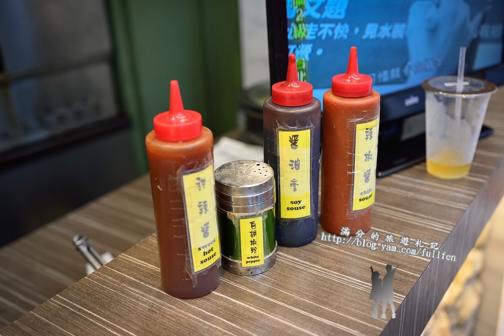 【台北食記】士林夜市美食。舊漫窯烤蔥油餅。蘿蔔絲餅。食尚玩家推薦