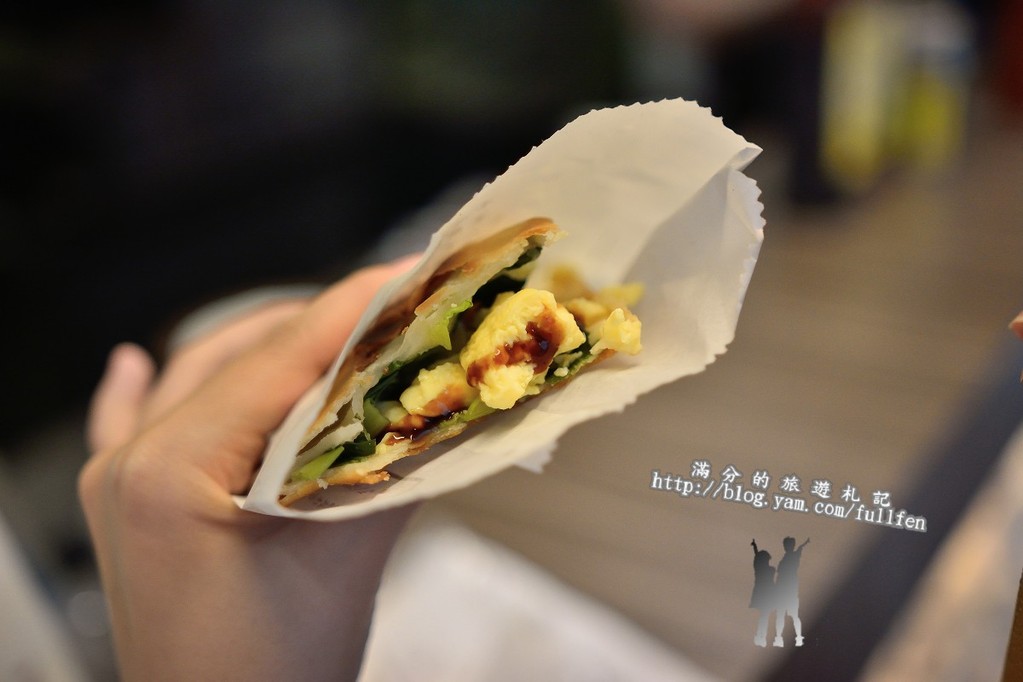 【台北食記】士林夜市美食。舊漫窯烤蔥油餅。蘿蔔絲餅。食尚玩家推薦