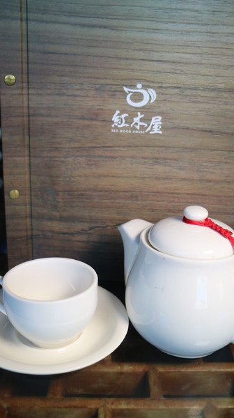 紅木屋 Caf'e Waffles：【台北美食】貓空好店--紅木屋 Caf'e Waffles